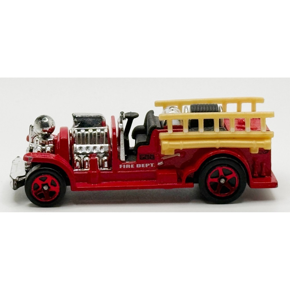 Mattel Hot Wheels‎ Red Black Old Number 5.5 Fire Dept Ladder Truck Diecast